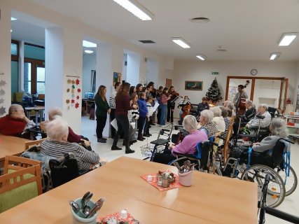 vánoční vystoupení dětí ze ZŠ Ostrožská Nová Ves