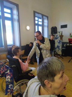 Jiří Kura zpívá – my zpíváme s ním