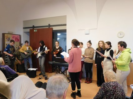 14. únor - prolínání dvou významných dnů