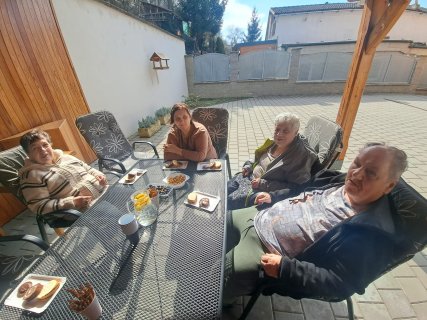 Narozeninová oslava a posezení klientů k příležitosti MDŽ